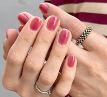 Strawberry blush nails