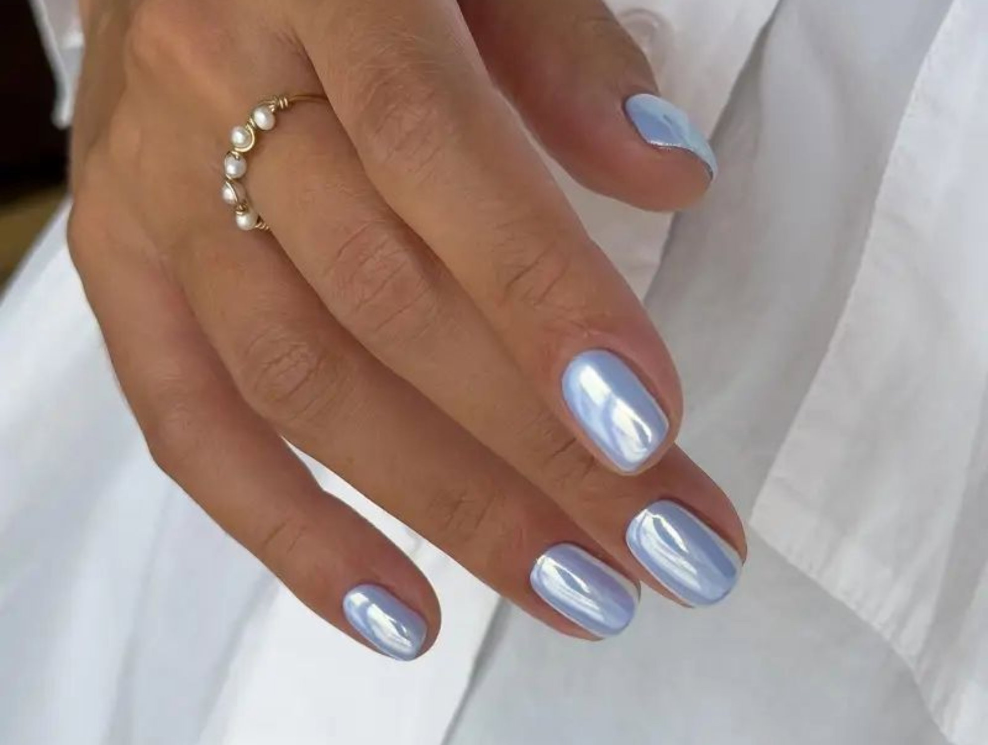 Modny manicure na sierpień 2026