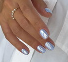 Modny manicure na sierpień 2026