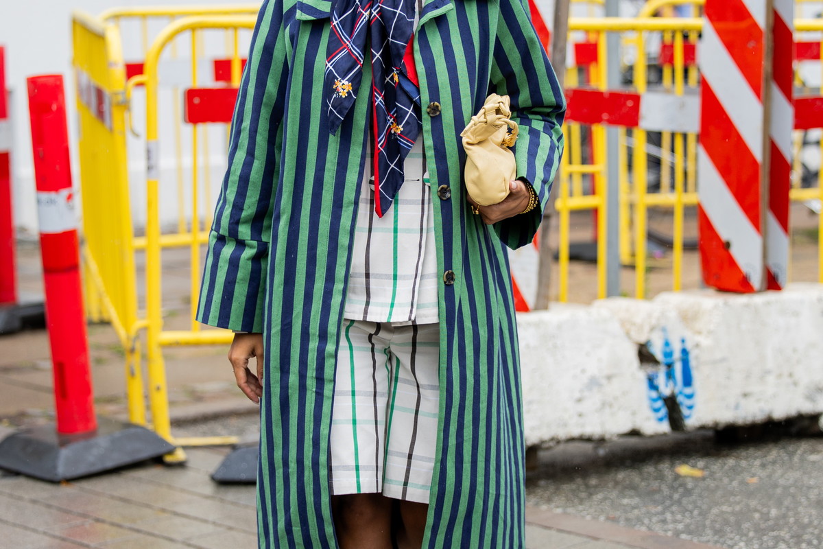 Checked scarf do trencza i marynarki. Trend z Kopenhagi
