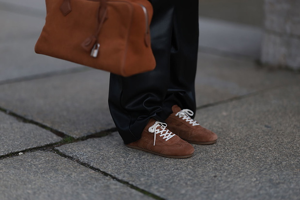 sneakersy