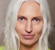 TOP3 maski do siwych włosów. Dają szlachetny odcień "Nordic Silver", ukochany przez Skandynawki