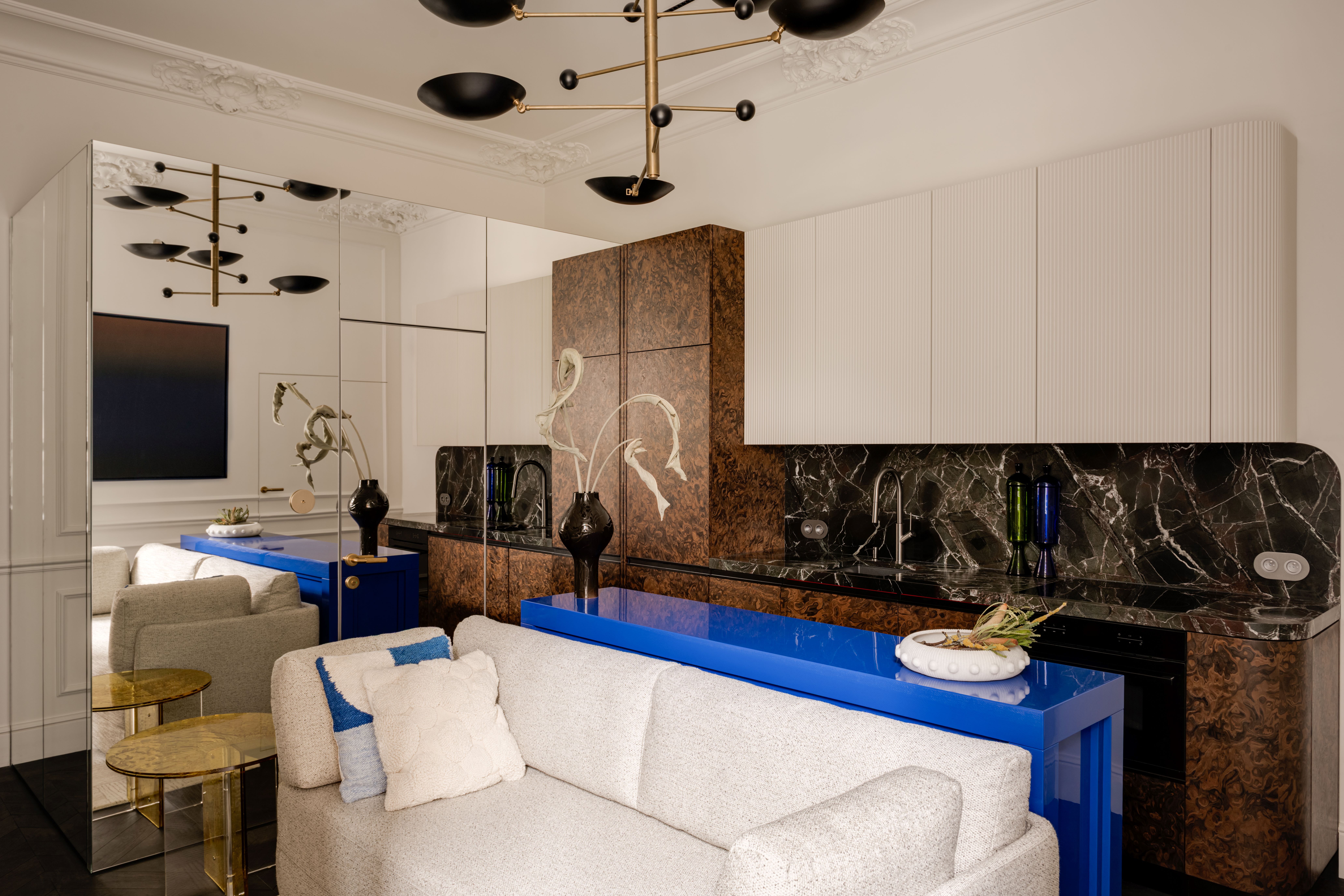 Projekt: Piotr Łucyan / ArtUp Interiors,fot: Oni Studio, stylizacja: Bartłomiej Panasiuk