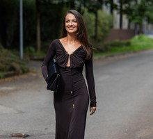 Sukienka Mango w stylu undone elegance. Hit jesieni 2026