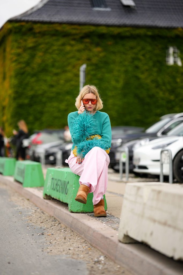 Sweter w kolorze