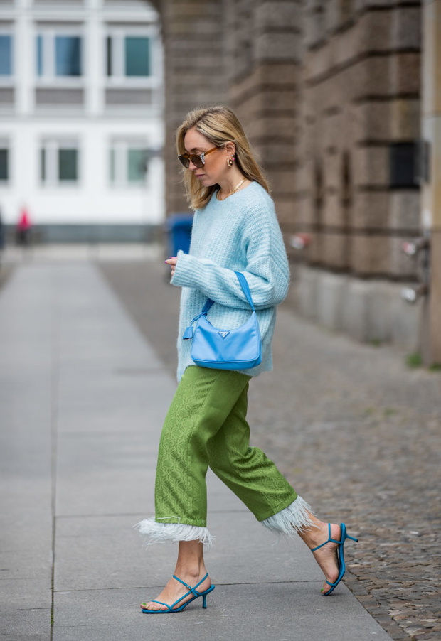 Sweter w kolorze