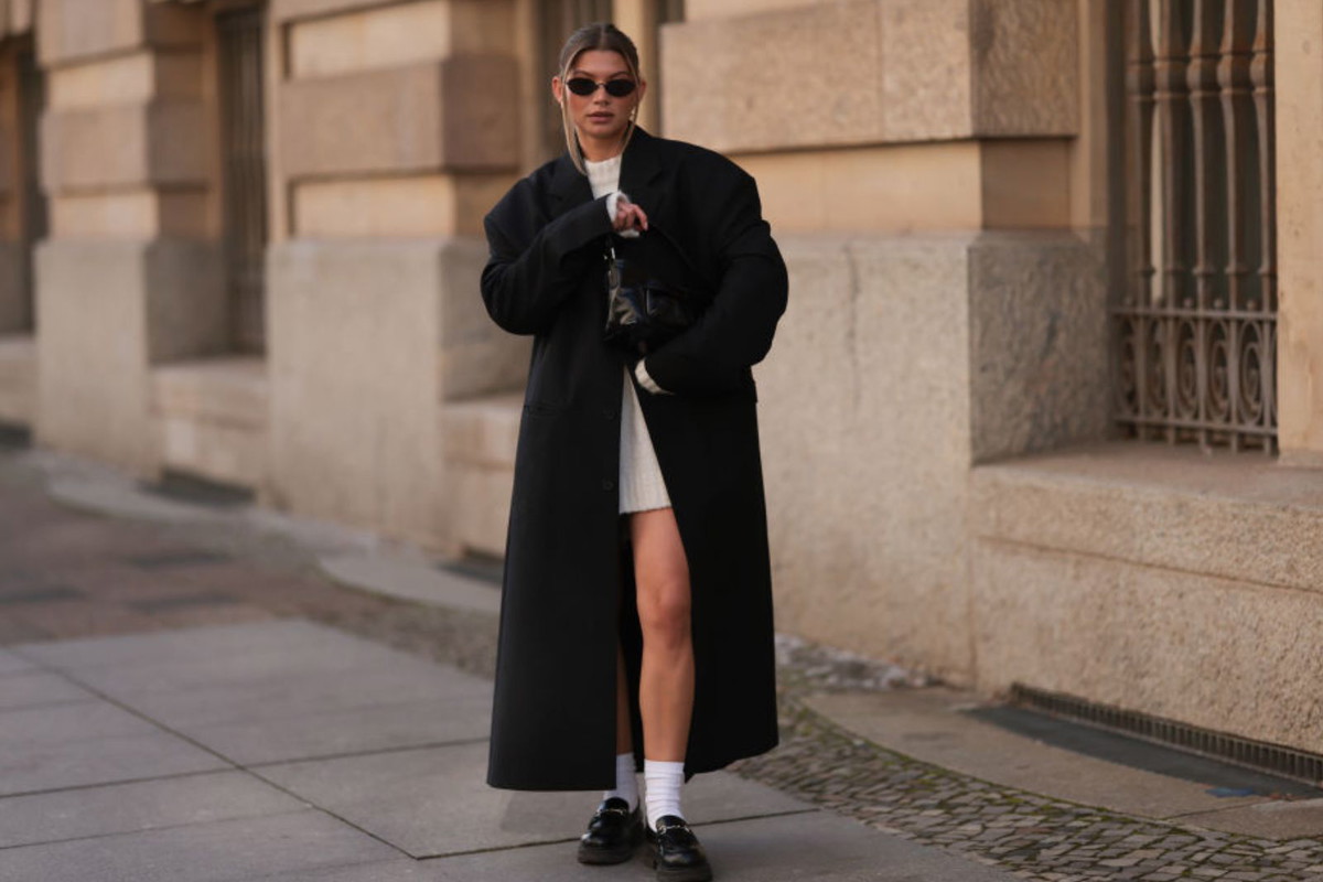 H&M przywraca najbardziej autentyczną formę „penny loafers”. To idealne buty na jesień 2026 w obsydianowym kolorze