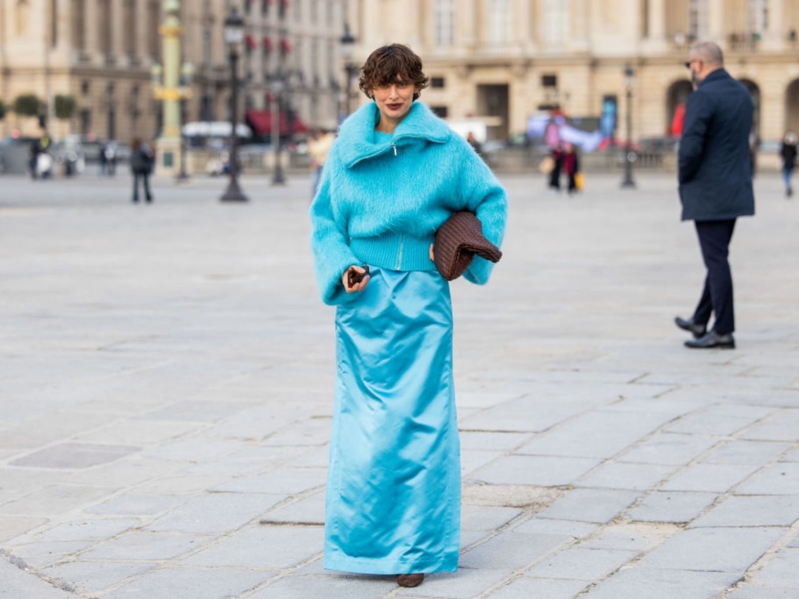 Reserved wyprzedaje miękki sweter z wełną kolorze „Tiffany Blue”. Idealnie dopełni beżowy trencz na jesień 2026