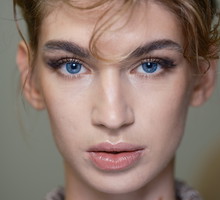 Te 6 tuszy do rzęs w luksusowym kolorze "noir profond" podkręcają włoski do nieba. Jesienią 2026 są na mojej "beauty wish-list"