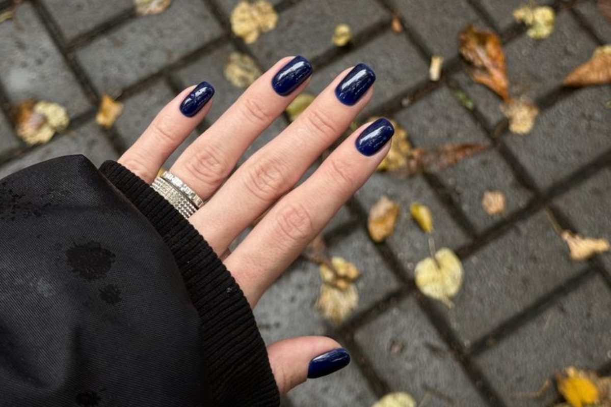 Sapphire Nails: elegancki ciemny manicure na jesień 2026