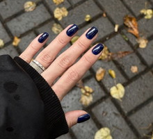Sapphire Nails: elegancki ciemny manicure na jesień 2026