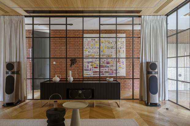 Projekt: HOLA Design, fot: Yassen Hristov 