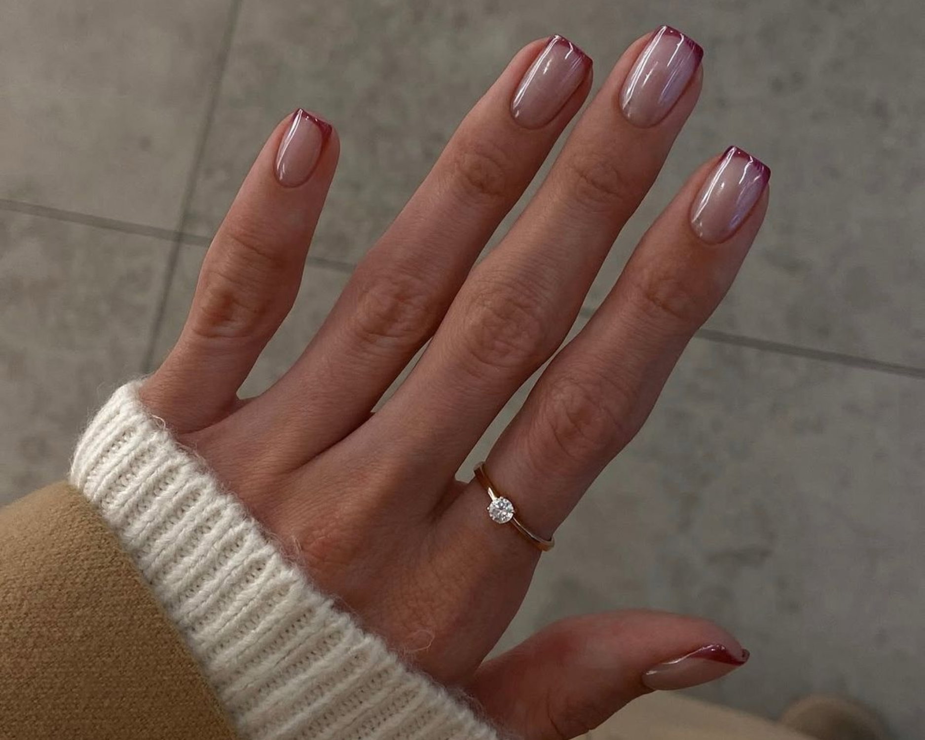 French manicure na jesień 2026