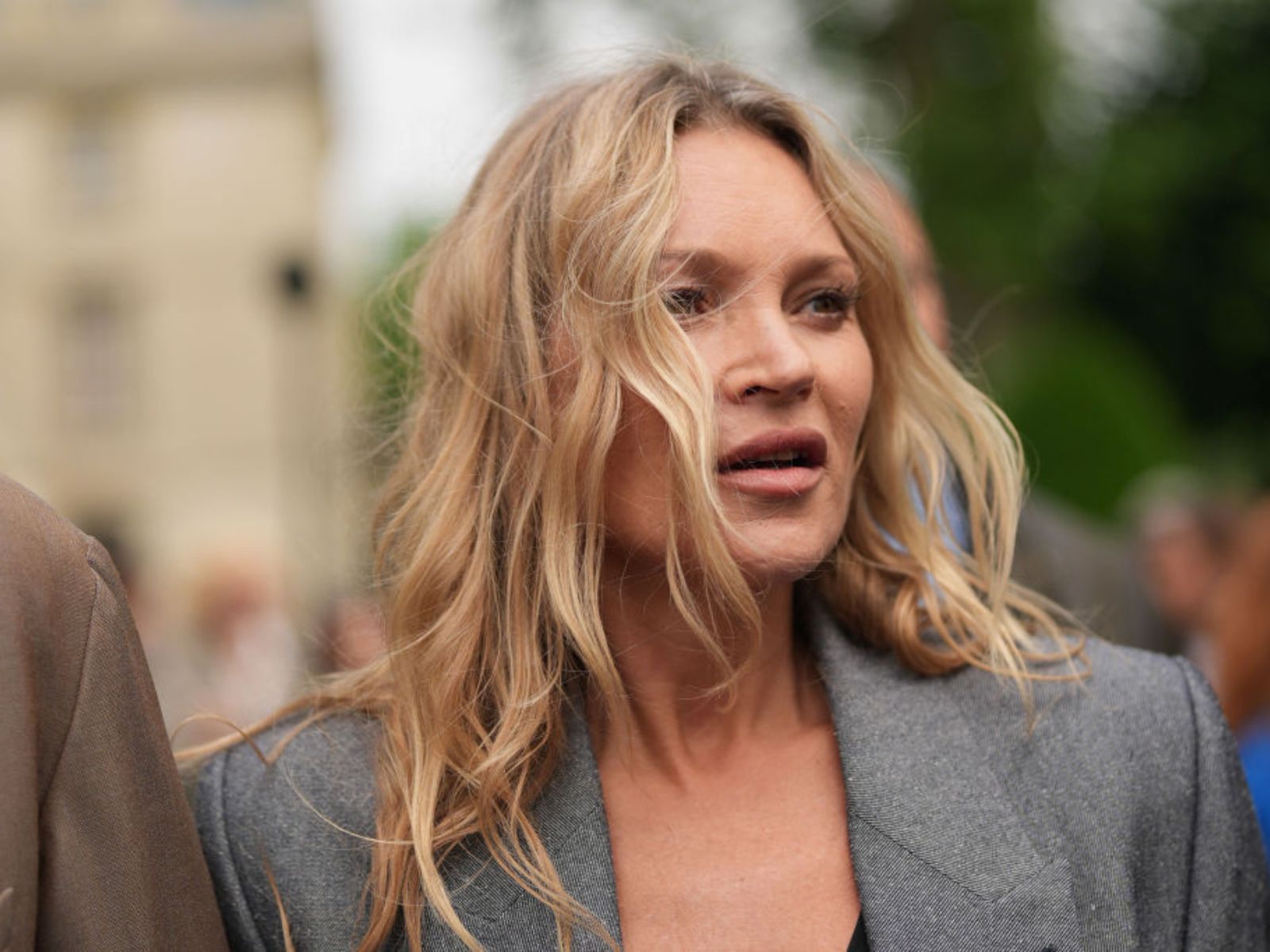 Kate Moss nosiła je w 2000 i 2011 roku. Teraz podobne „pirate boots” można kupić w H&M w 2 kolorach
