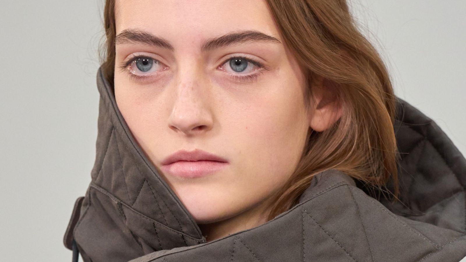 Trend „no-stamp brows”