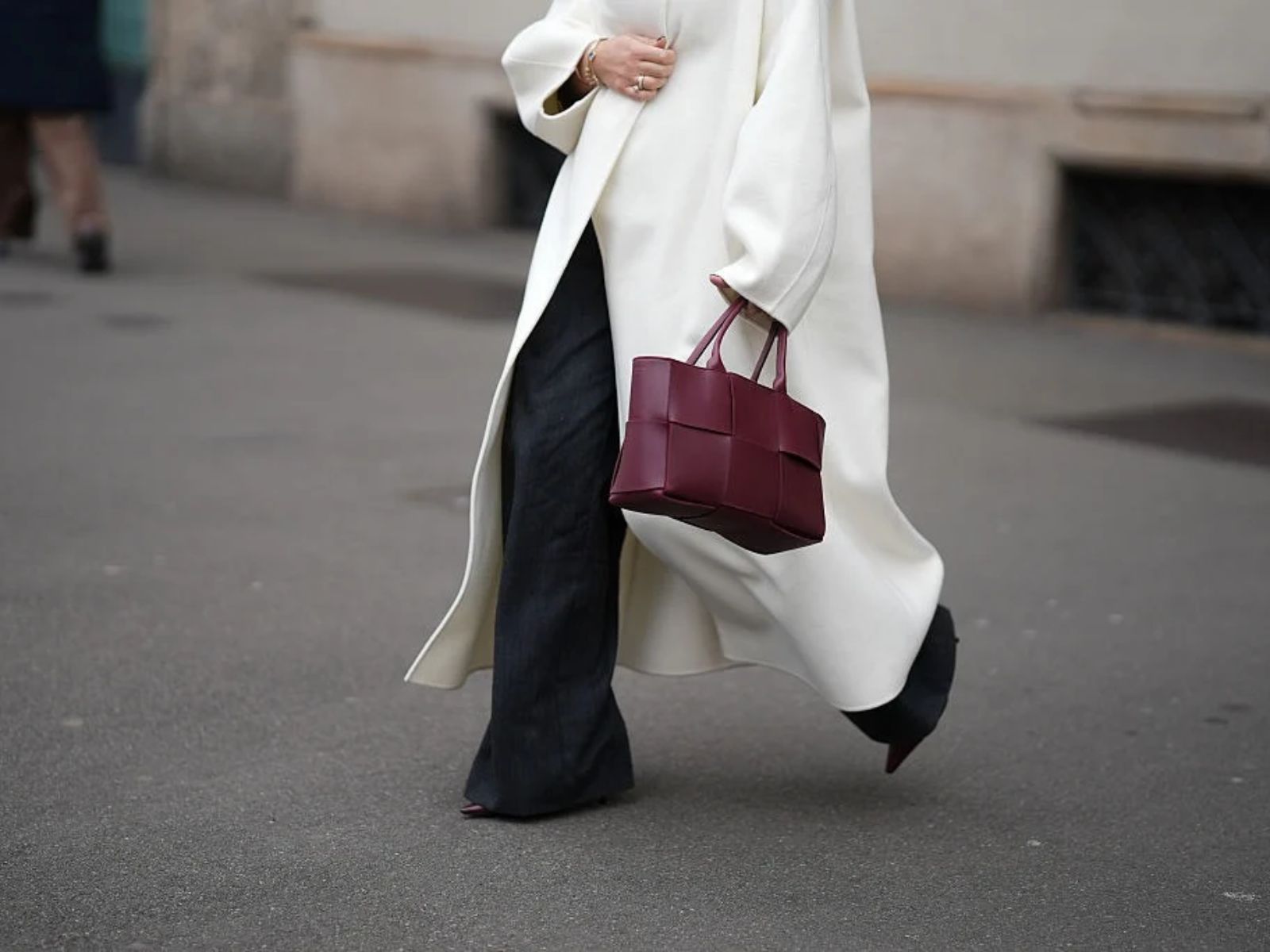 Przegląd 11 jesiennych płaszczy z wełną, w które warto zainwestować w 2026 roku