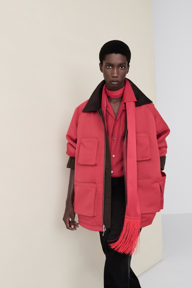 Dwustronna kurtka z Zary wpisuje się w trend smart layering na jesień 2026