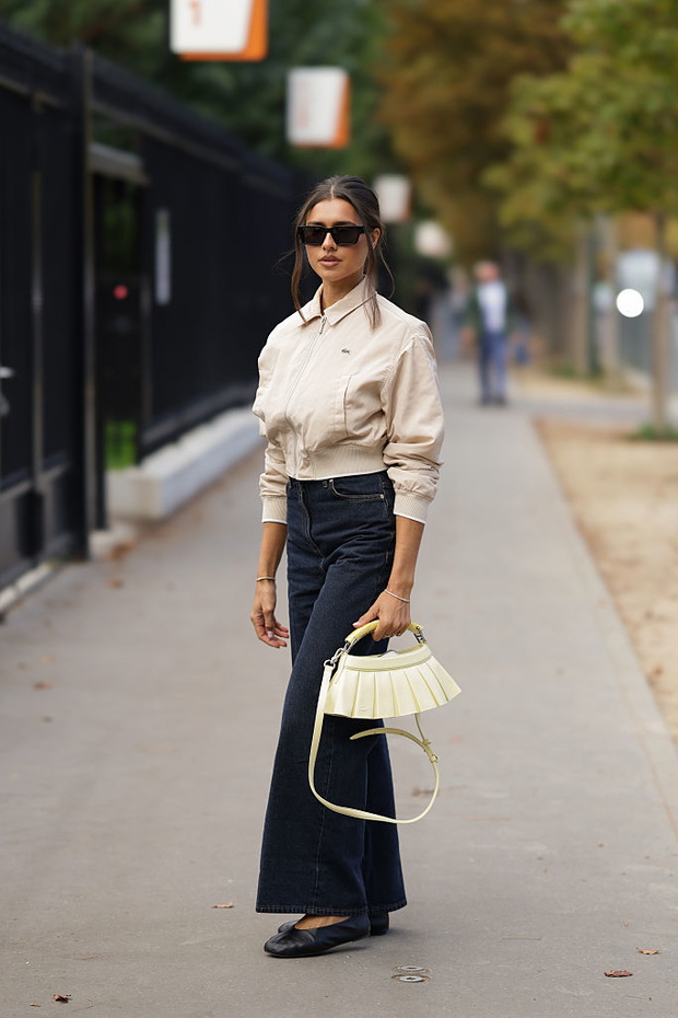 Granatowe jeansy wide leg z Reserved to trend na jesień 2026