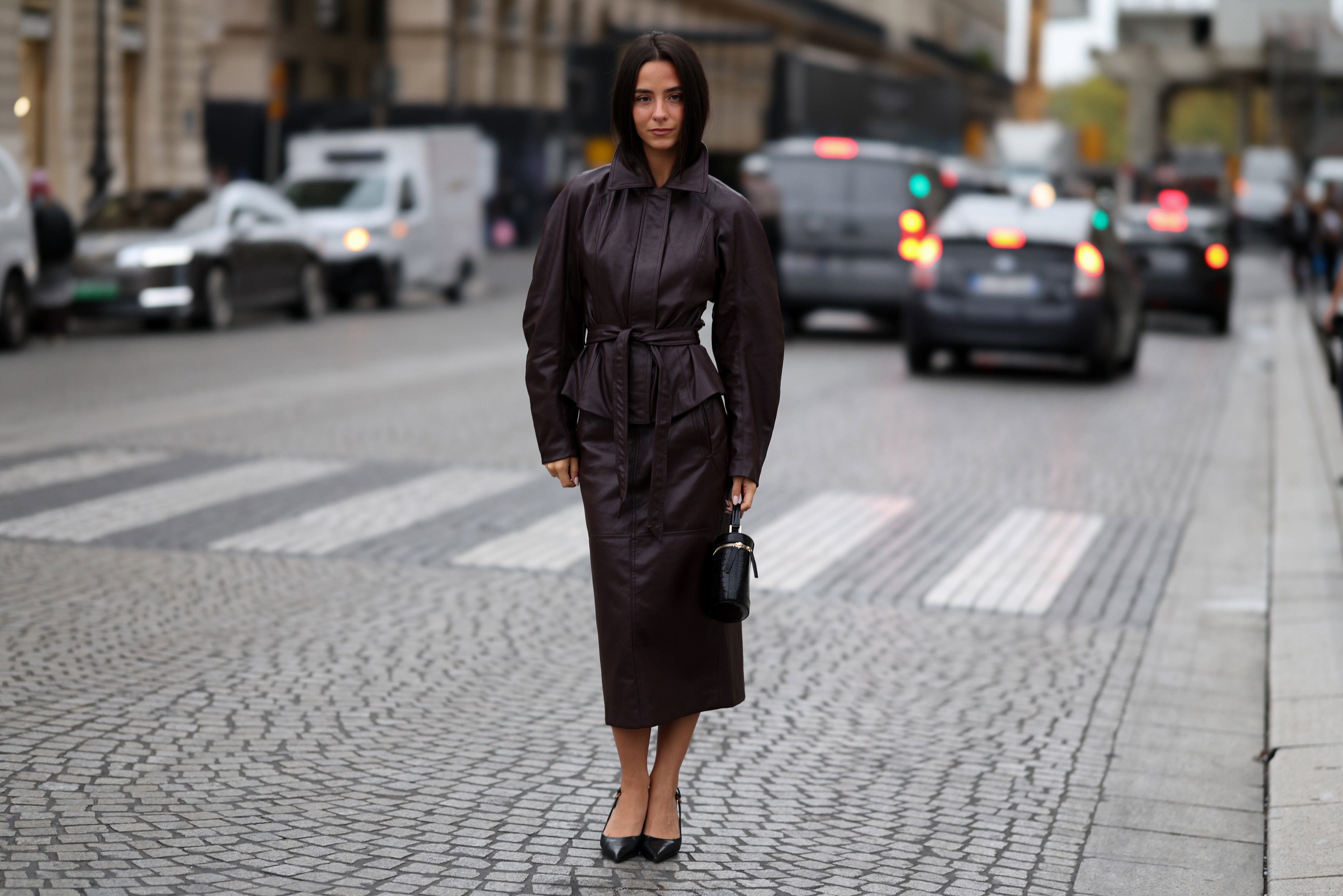 Kurtka z Mango wpisuje się w trend feminine tailoring na jesień 2026