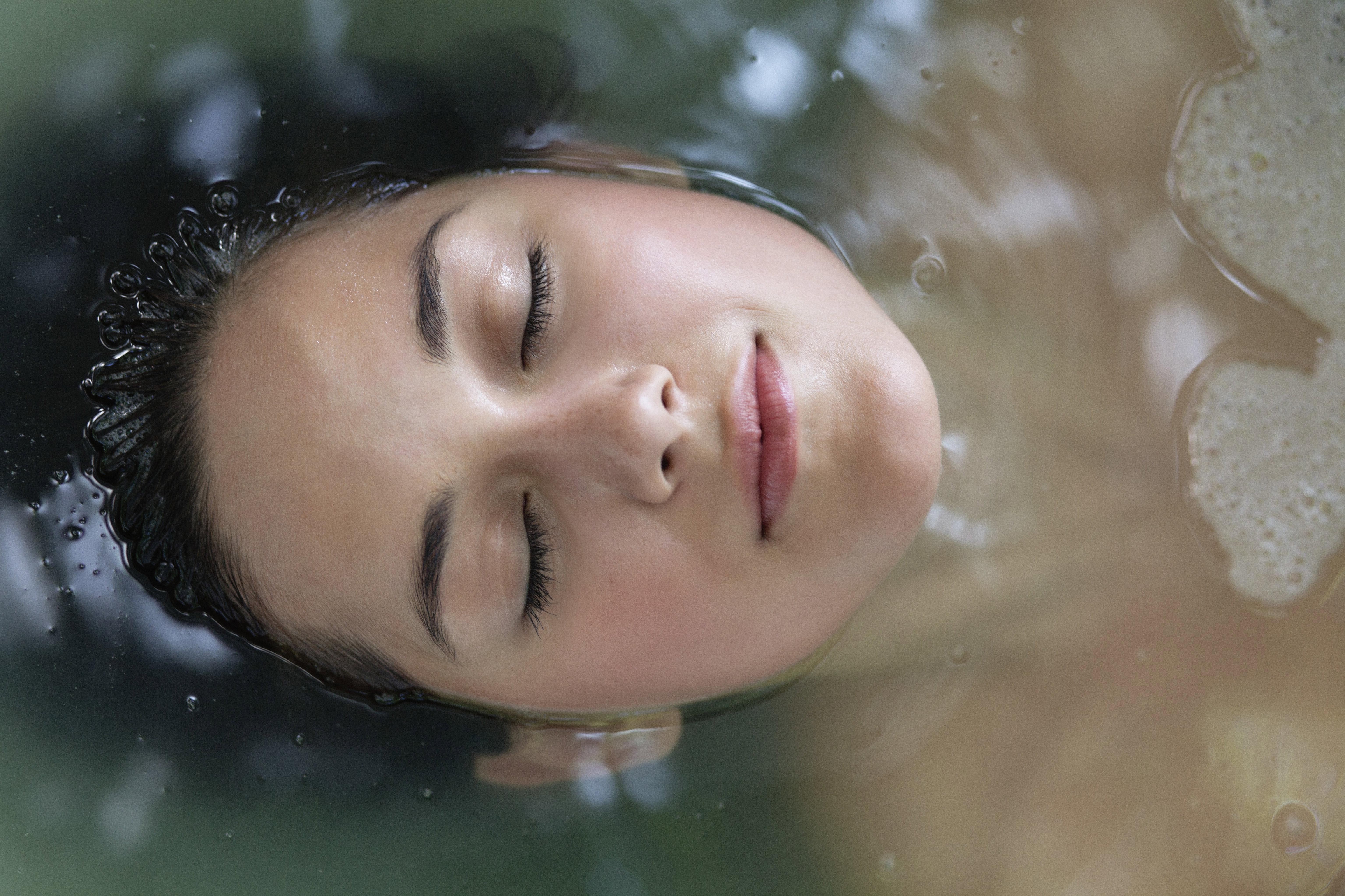 Domowe SPA: 6 kosmetyków, które ukoją skórę w domu