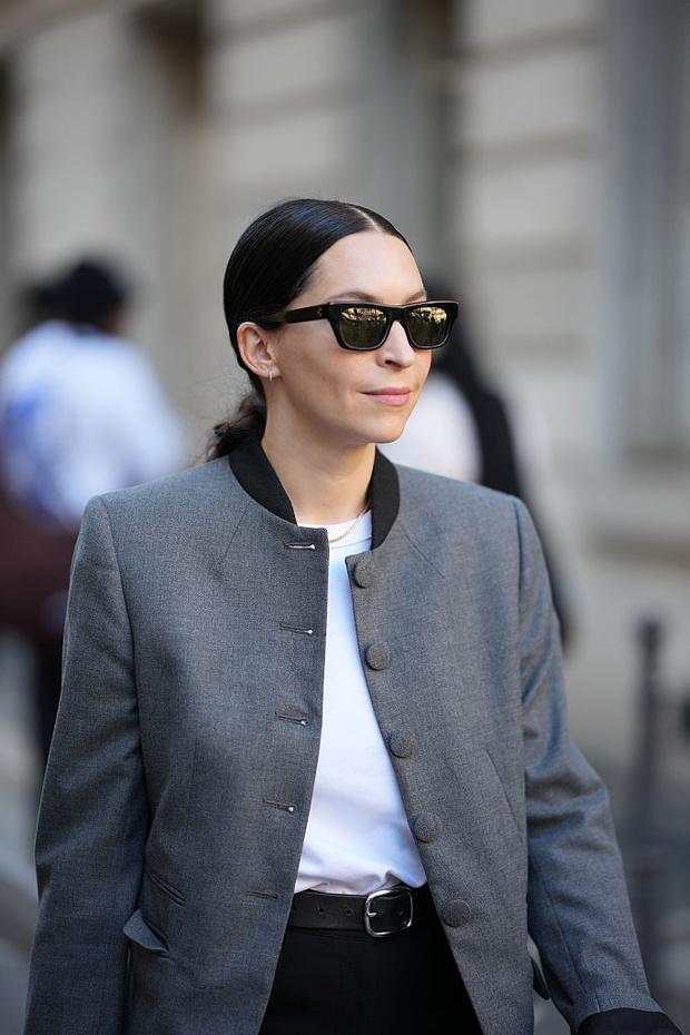 Collarless