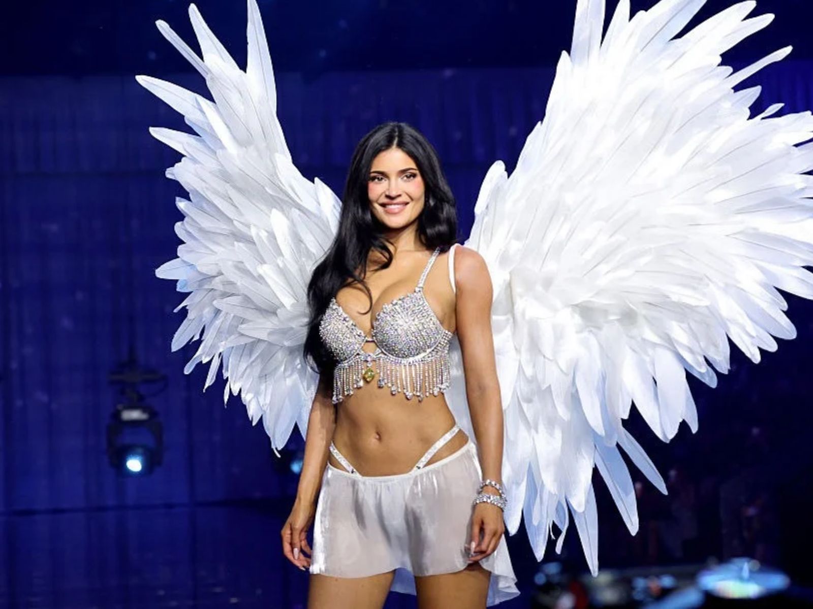 Kylie Jenner wystąpiła w najdroższym Fantasy Bra w historii. Tak wyglądała na wybiegu Victoria’s Secret 2026