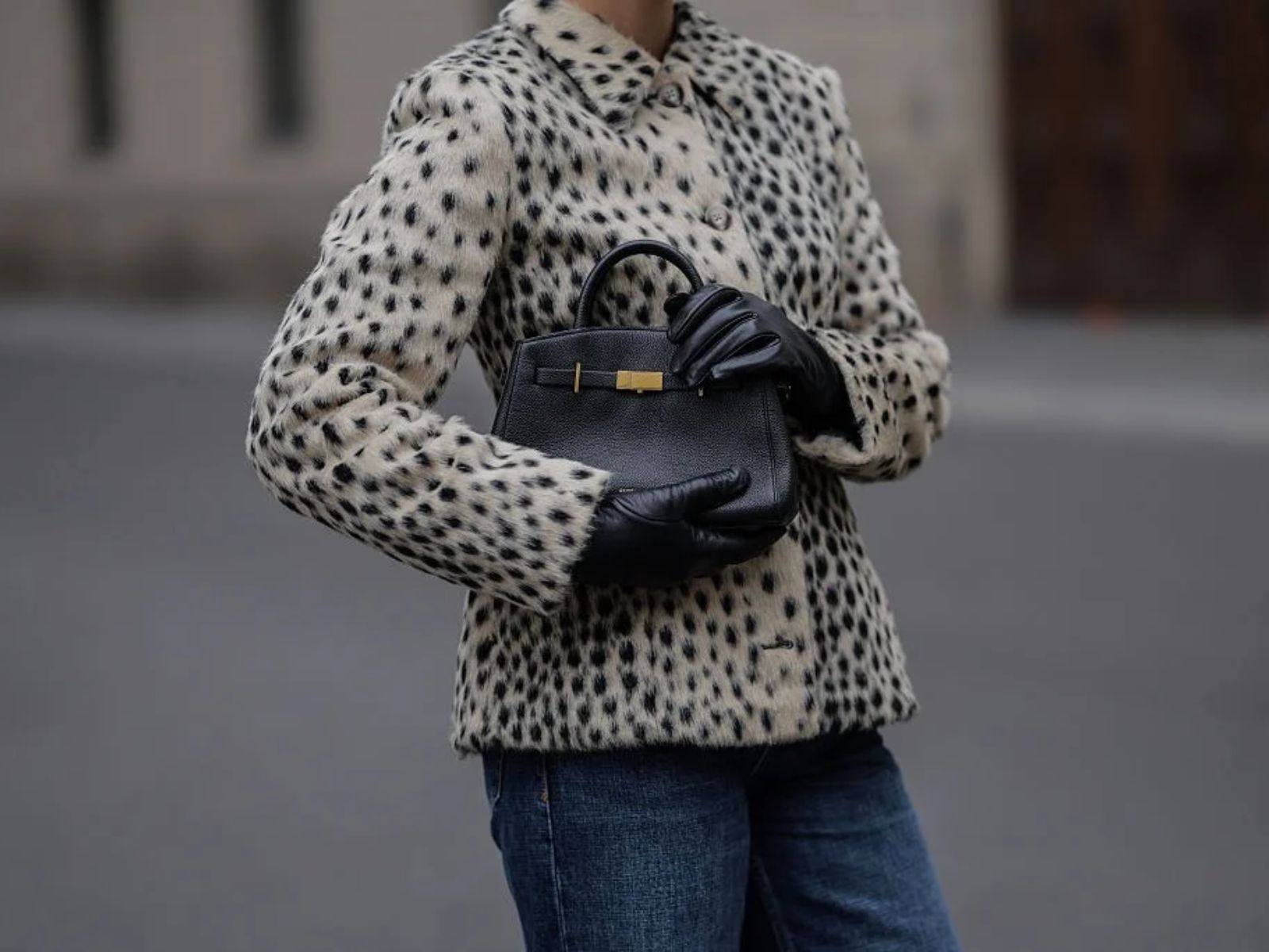 „Leopard jacket” to najpiękniejsza kurtka na jesień 2026 do jeansów. It-girls i stylistki noszą ją na okrągło