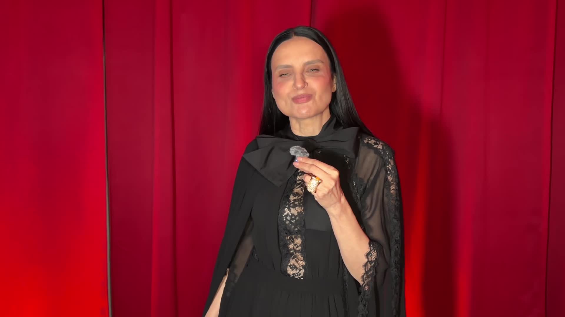 Joanna Horodyńska wybrała hit na zimę. To okrycie może zastąpić klasyczny płaszcz