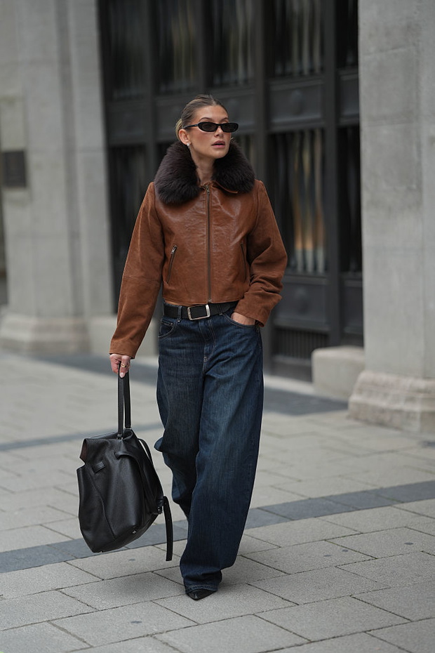 Contrast collar