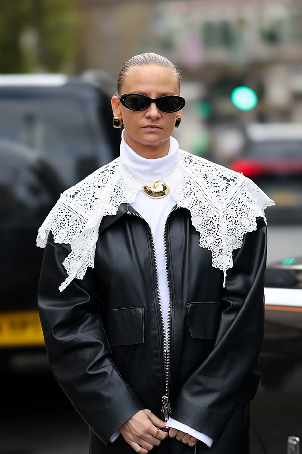 Contrast collar