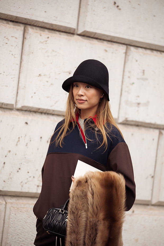 Cloche hat