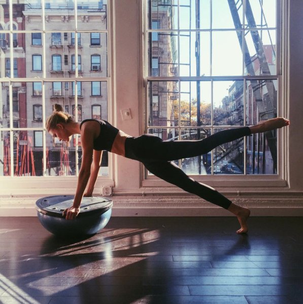 @karliekloss Instagram