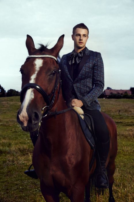 Mateusz Jarzębiak - Sesja z Końmi - Top Model 4, fot. Lara Jade