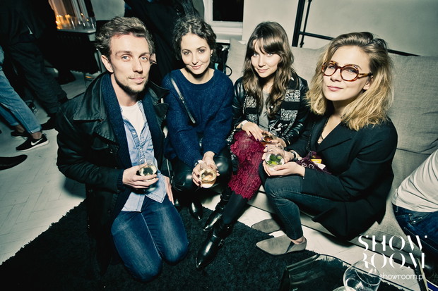 4 urodziny 4 urodziny Showroom (57) Piotr Klimczak, Ola Rusak, Jagoda Gierałtowska i Marta Wierzbickafot. Michał Zaranek (57) Piotr Klimczak, Ola Rusak, Jagoda Gierałtowska i Marta Wierzbicka