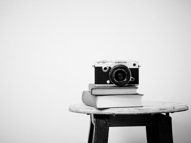 OLYMPUS PEN-F_Still_Chair