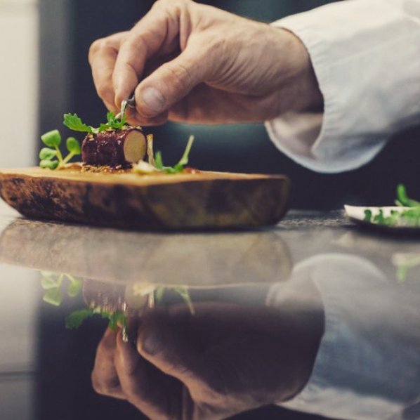 @senses.restaurant Instagram