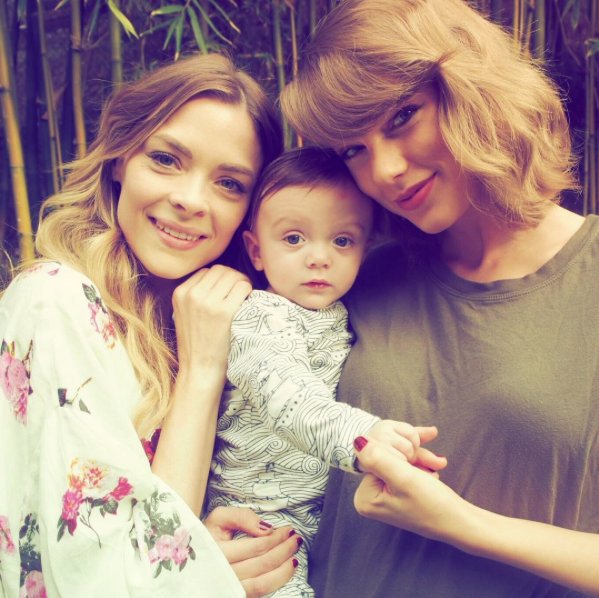 @taylorswift Instagram