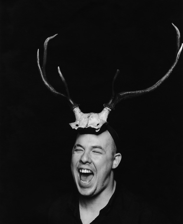 1._Portrait_of_Alexander_McQueen_1997