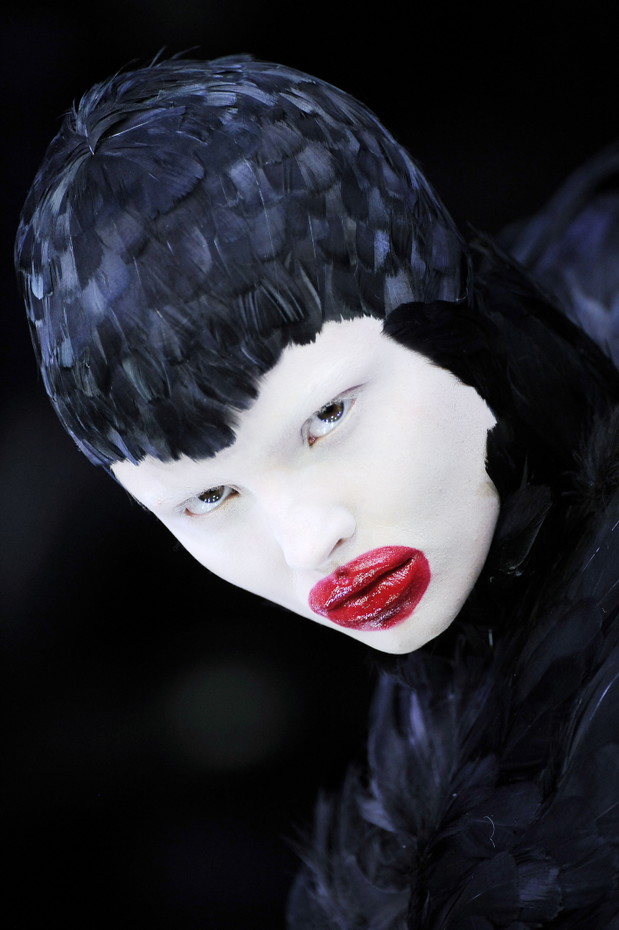 9._Duck_feather_dress_The_Horn_of_Plenty_AW_2009-10._Model_Magdalena_Frackowiak._Image_firstVIEW