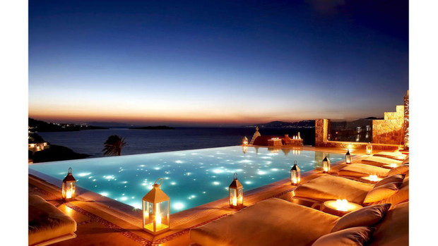 54bbd2c2bf8eb_-_hbz-uk-pools-syn-bill-coo-greece-mr-mrs-smith-48960300-xl