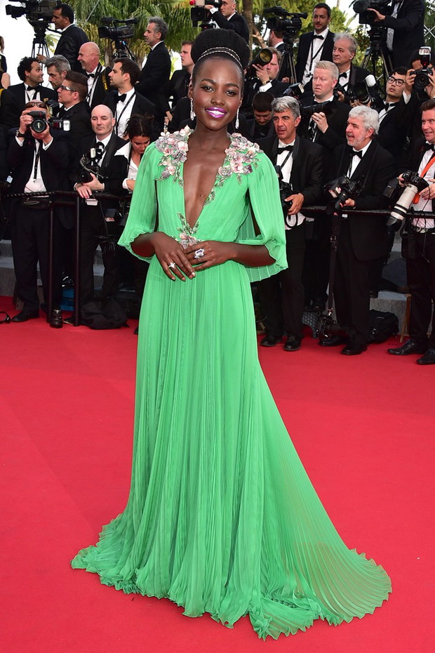 lupita_glamour_14ma15_getty_b_720x1080