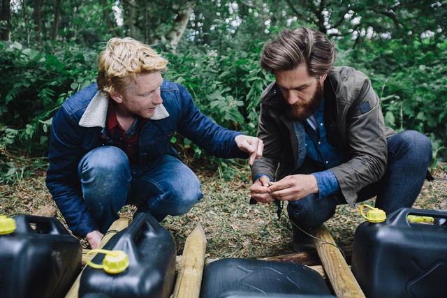 Alastair Humphreys and Kamil Ekskluzywny Menel Wrangler Born Ready Adventure 1