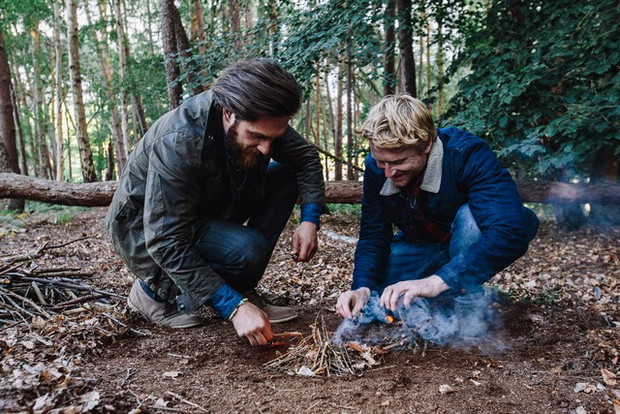 Alastair Humphreys and Kamil Ekskluzywny Menel Wrangler Born Ready Adventure 8