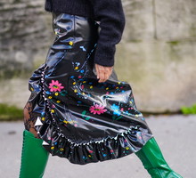Trendy wiosna-lato 2020: Najpiękniejsze spódnice w kwiaty. Pasują zarówno do szpilek, jak i do sneakersów!