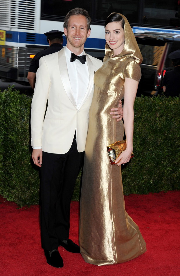 Anne Hathaway i Adam Schulman