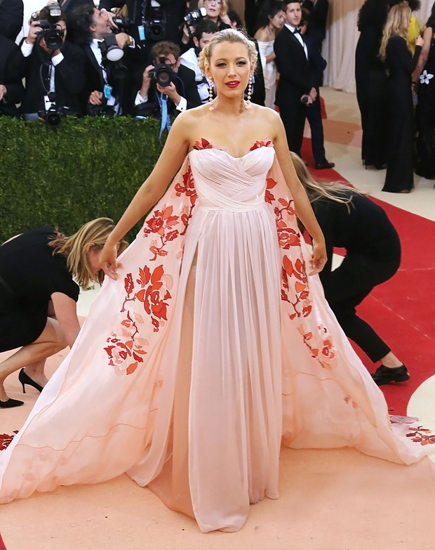 Blake Lively na Met Gala 2016 / fot. East News