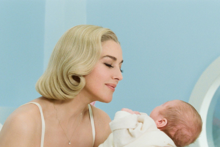 Monica Bellucci jako blondynka w filmie "Ville-Marie"