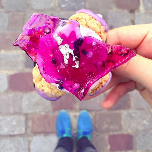 @desserted_in_paris Instagram