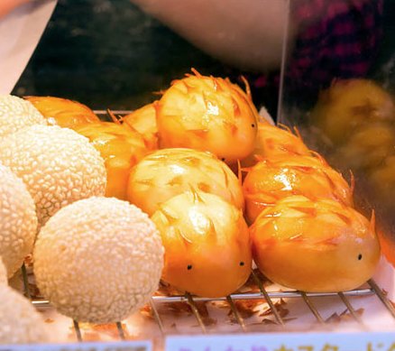 Deser: Smażone na głębokim tłuszczu pierożki-jeże