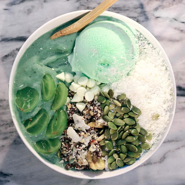 Lina Saber robi wegańskie lody, które podbijają Instagram / @bysaber Instagram
